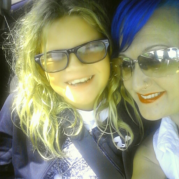 Meet your Posher, Steffany - Picture 2 of 7